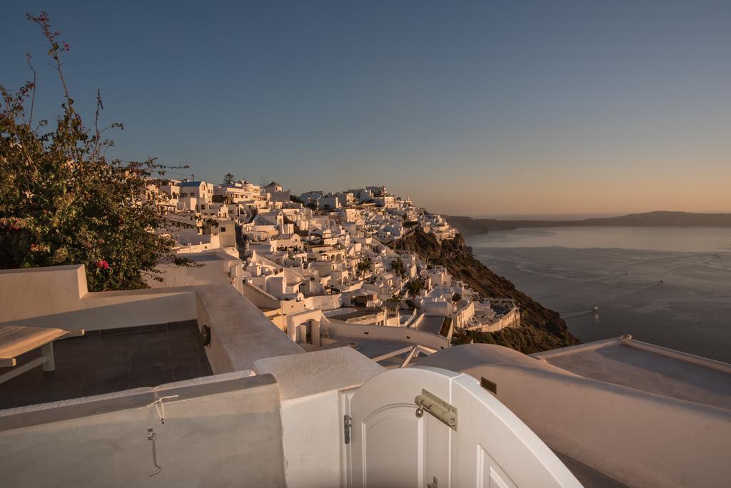 Karpimo Horizon - Caldera View With Private Hot Tub Villa Firostefani Exteriör bild
