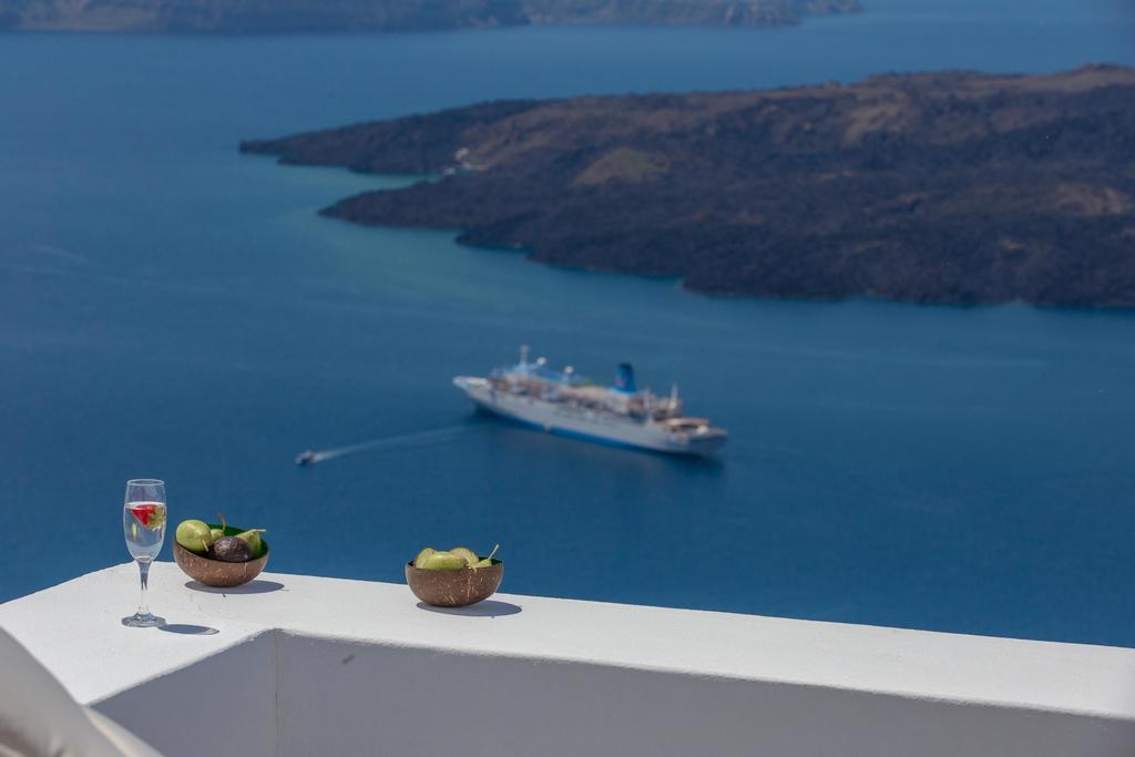 Karpimo Horizon - Caldera View With Private Hot Tub Villa Firostefani Rum bild