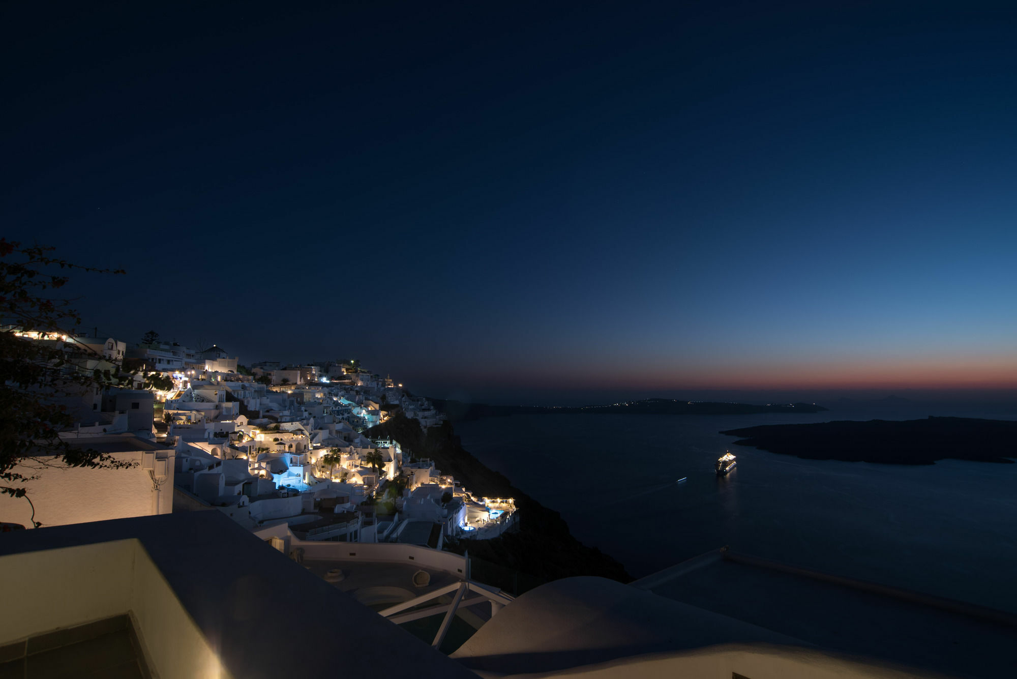 Karpimo Horizon - Caldera View With Private Hot Tub Villa Firostefani Exteriör bild